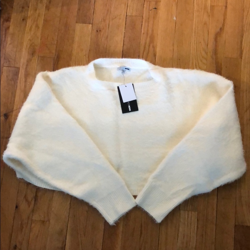 Short Sweater Set - Picture 3 of 5